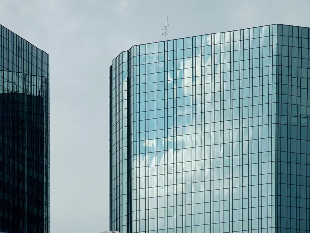 skyscraper, frankfurt, building, facade, architecture, glass, house, bank skyscraper, office building, office skyscraper, skyline, modern, ffm, bank building, glass facade, mainhattan. Prospecting software: five planning considerations
