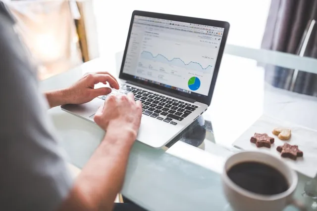 Analytics Charts. Why prospecting software benchmark research needs external evidence